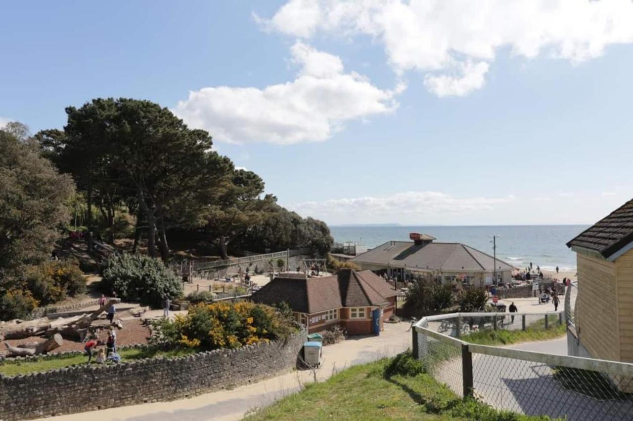 Flat-C, 4 Adults, 20 Mins To Beach, Netflix, Wifi, Sleeps 4 Adults 伯恩茅斯 外观 照片