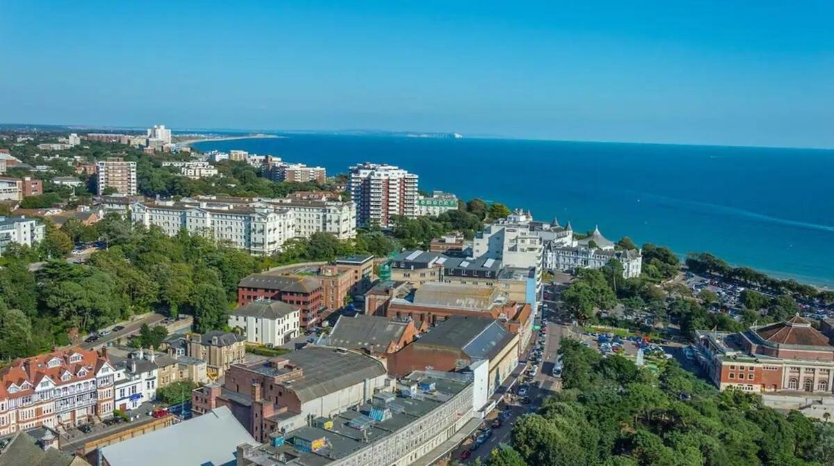 Flat-C, 4 Adults, 20 Mins To Beach, Netflix, Wifi, Sleeps 4 Adults 伯恩茅斯 外观 照片