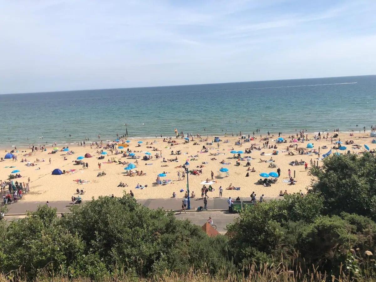 Flat-C, 4 Adults, 20 Mins To Beach, Netflix, Wifi, Sleeps 4 Adults 伯恩茅斯 外观 照片